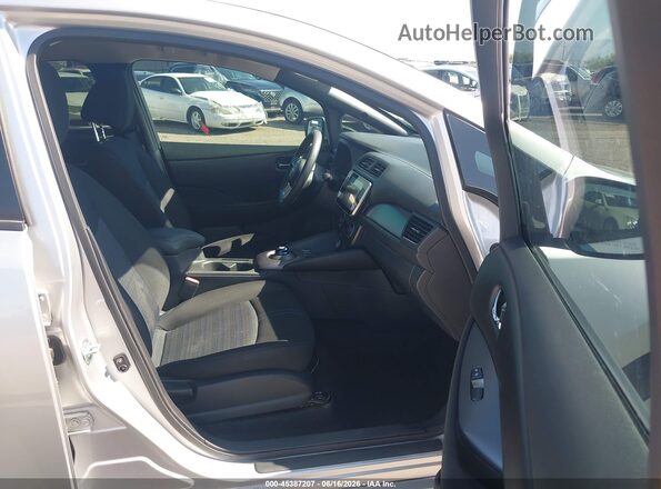 1N4AZ1BV6PC562427 2023 NISSAN LEAF Silver Vista interior delantera