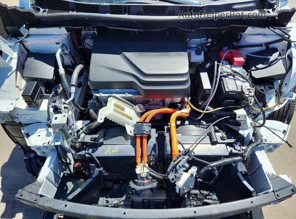 1N4AZ1BV8SC562048 2025 NISSAN LEAF White უკანა სალონის ხედი