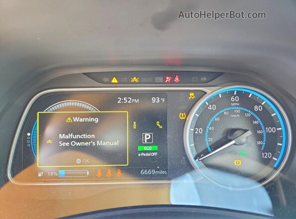 1N4AZ1BV8SC562048 2025 NISSAN LEAF White ხელსაწყოთა პანელის ხედი