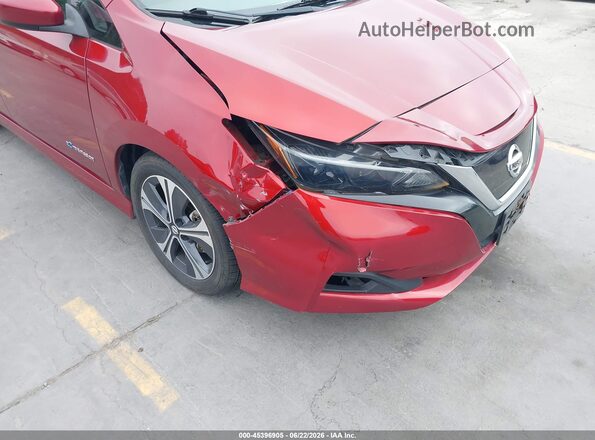 1N4AZ1CP0JC308963 2018 NISSAN LEAF Red Widok z przodu