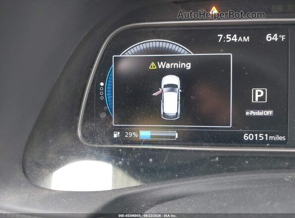1N4AZ1CP0JC308963 2018 NISSAN LEAF Red Widok wnętrza z tyłu