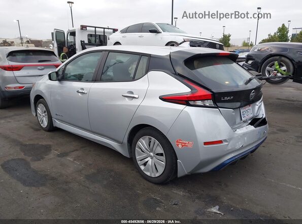 1N4AZ1CP2JC313999 2018 NISSAN LEAF Серебряный Задняя левая четверть