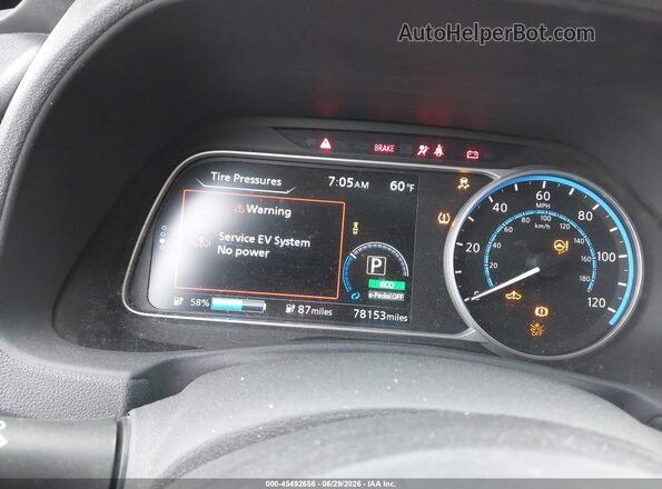 1N4AZ1CP2JC313999 2018 NISSAN LEAF Серебряный Вид задней части салона