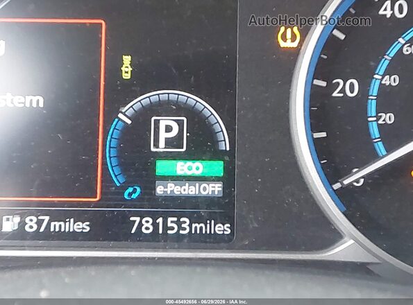 1N4AZ1CP2JC313999 2018 NISSAN LEAF Серебряный Вид щитка приборов