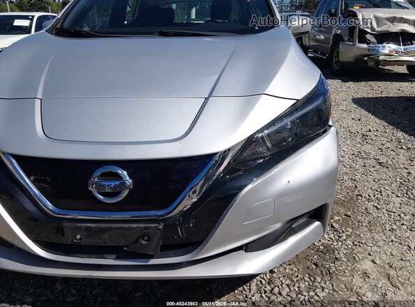 1N4AZ1CP7JC306160 2018 NISSAN LEAF Серебряный Вид спереди