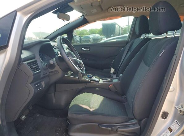 1N4AZ1CV6MC554208 2021 NISSAN LEAF Silver Widok wnętrza z przodu
