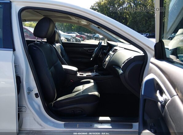 1N4BL3AP8GC262022 2016 NISSAN ALTIMA White Front interior view