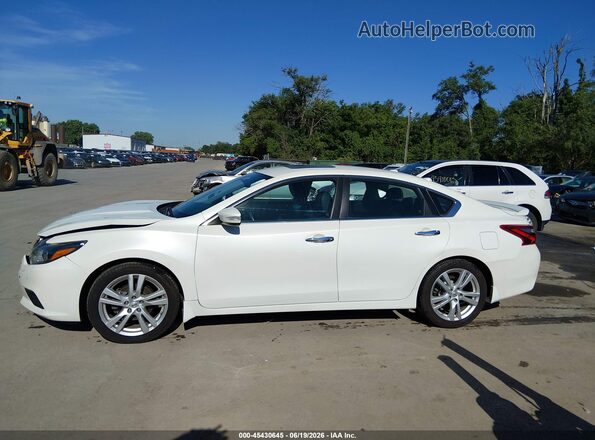 1N4BL3AP8GC262022 2016 NISSAN ALTIMA White 360 interior view