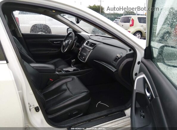 1N4BL3AP9GC122626 2016 NISSAN ALTIMA Белый Вид салона спереди