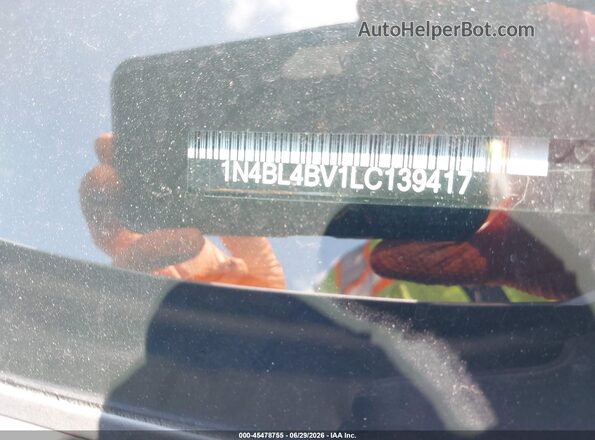1N4BL4BV1LC139417 2020 NISSAN ALTIMA Silver Widok komory silnika