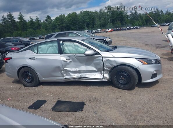 1N4BL4BV2NN352402 2022 NISSAN ALTIMA Silver 360 interior view