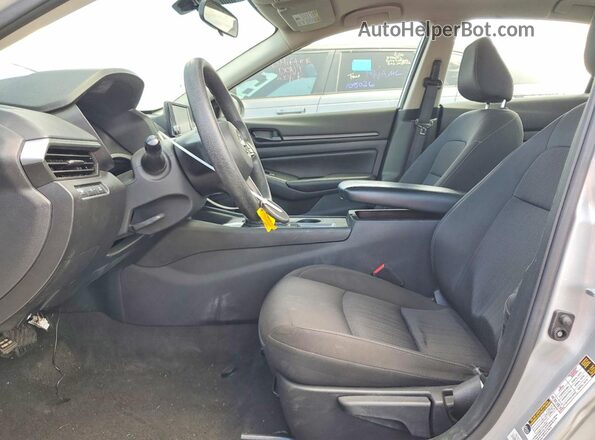 1N4BL4BV2PN341810 2023 NISSAN ALTIMA Серебряный Вид салона спереди