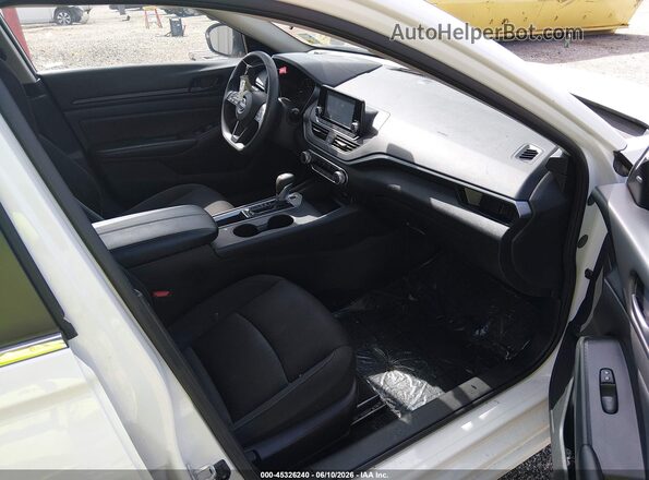 1N4BL4BV2RN360618 2024 NISSAN ALTIMA White Вид салону спереду