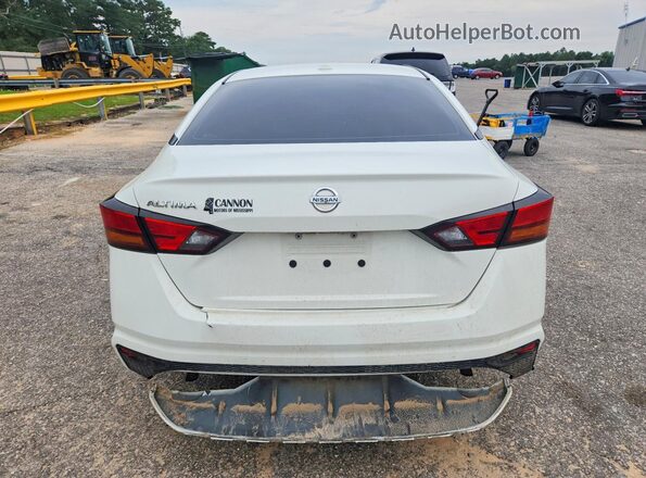 1N4BL4BV3LC205093 2020 NISSAN ALTIMA White Rear view