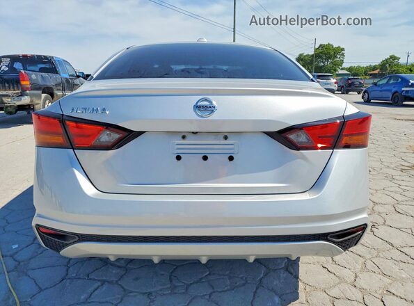 1N4BL4BV3LC262572 2020 NISSAN ALTIMA Серебряный Вид сзади