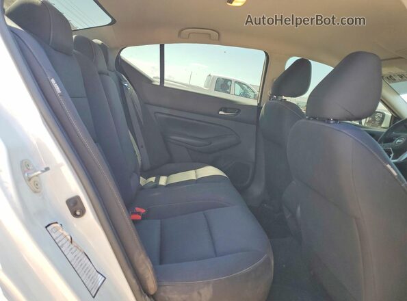 1N4BL4BV3MN389859 2021 NISSAN ALTIMA White Rear seats view