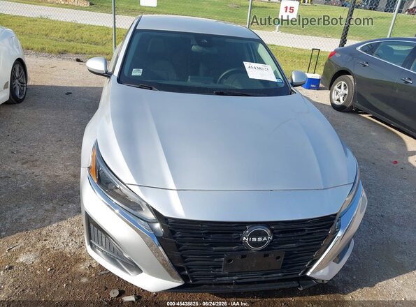 1N4BL4BV3PN383208 2023 NISSAN ALTIMA Серебряный Вид щитка приборов