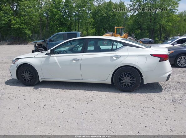 1N4BL4BV8KC126100 2019 NISSAN ALTIMA White 360 interior view
