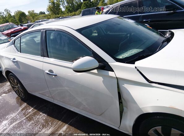 1N4BL4BV8KC156326 2019 NISSAN ALTIMA Белый Вид задней части салона