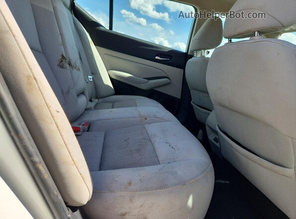 1N4BL4BV8KC254076 2019 NISSAN ALTIMA White Rear seats view