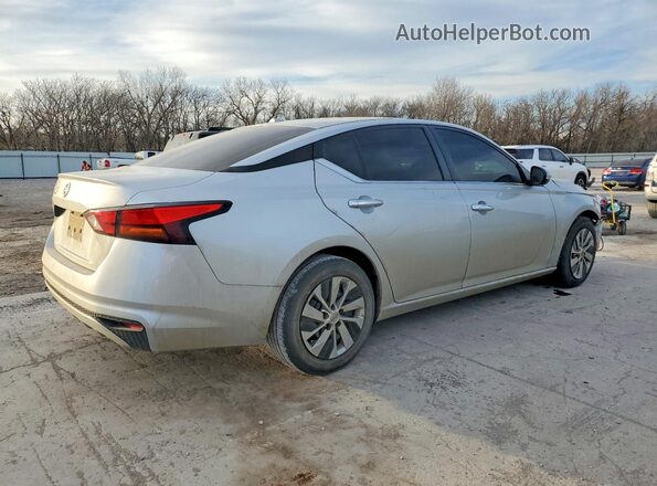 1N4BL4BV9KC213097 2019 NISSAN ALTIMA Серебряный Задняя правая четверть