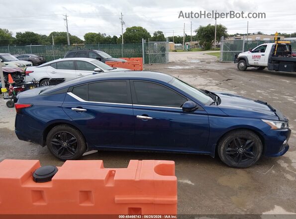 1N4BL4BV9LC137902 2020 NISSAN ALTIMA Blue Rear interior view