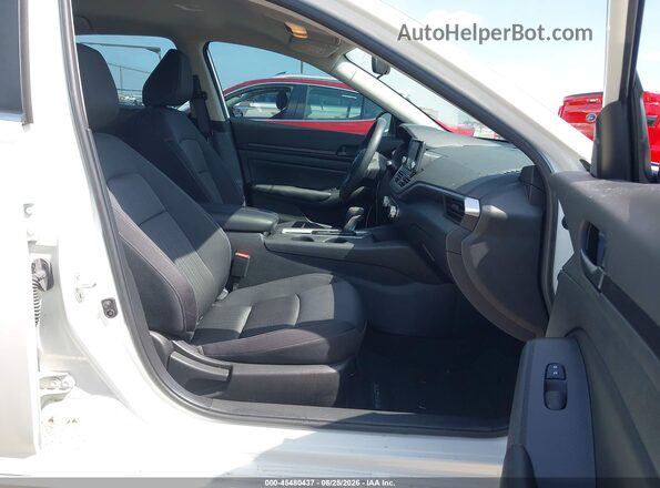 1N4BL4BV9RN404498 2024 NISSAN ALTIMA White Սալոնի դիմացի տեսք