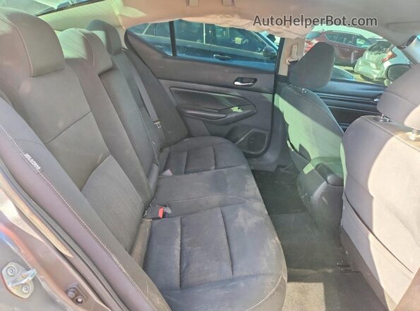 1N4BL4BVXKC121304 2019 NISSAN ALTIMA Charcoal Rear seats view