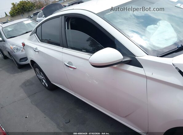 1N4BL4BVXKC237960 2019 NISSAN ALTIMA White 360 interior view