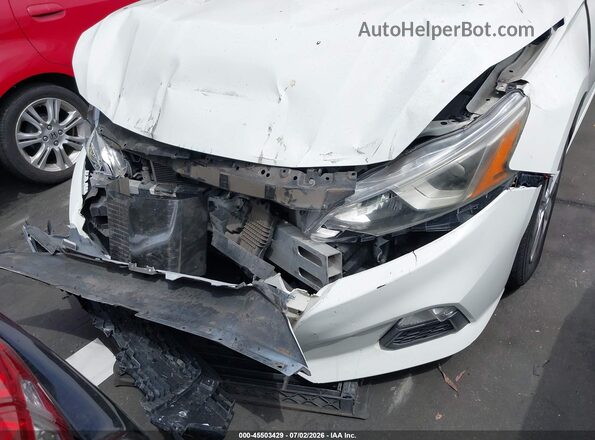 1N4BL4BVXKC237960 2019 NISSAN ALTIMA White Rear interior view