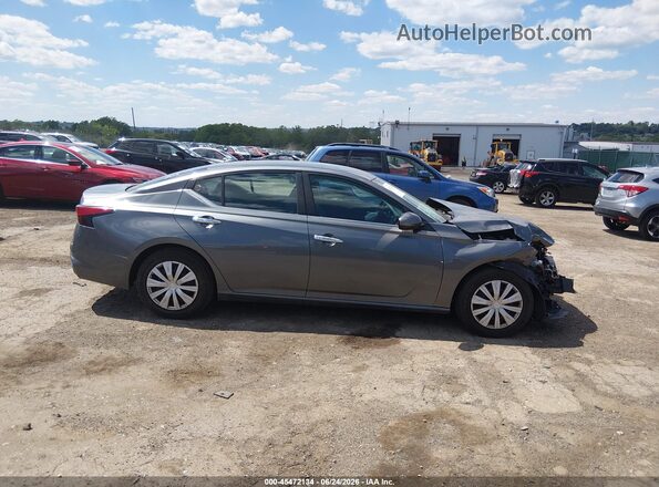 1N4BL4BVXKC246965 2019 NISSAN ALTIMA Gray Rear interior view