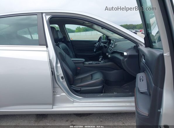 1N4BL4CV0KC144315 2019 NISSAN ALTIMA Silver Front interior view