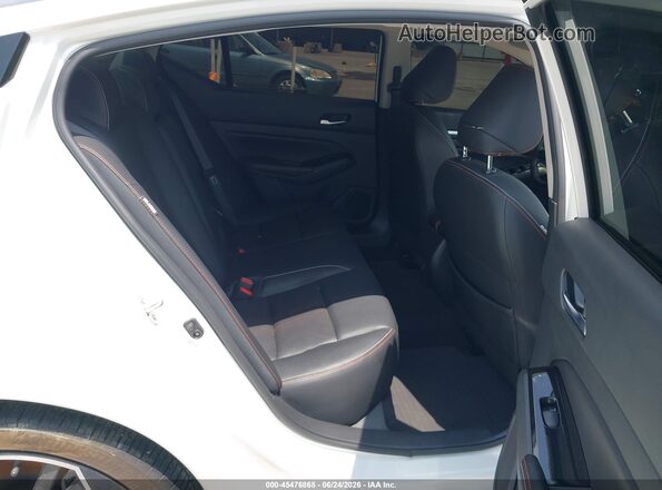 1N4BL4CV0RN408521 2024 NISSAN ALTIMA White VIN կոդի պիտակի տեսք