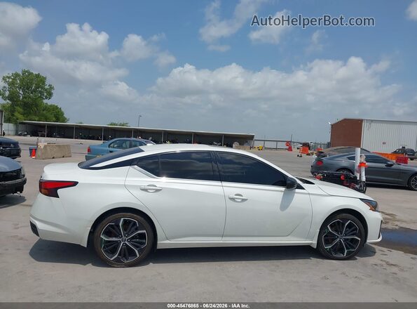 1N4BL4CV0RN408521 2024 NISSAN ALTIMA White Սալոնի 360 աստիճան տեսք