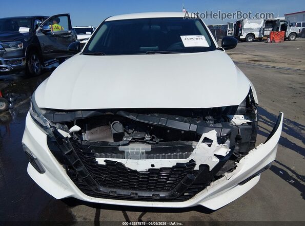 1N4BL4CV1KC190333 2019 NISSAN ALTIMA White Widok z przodu