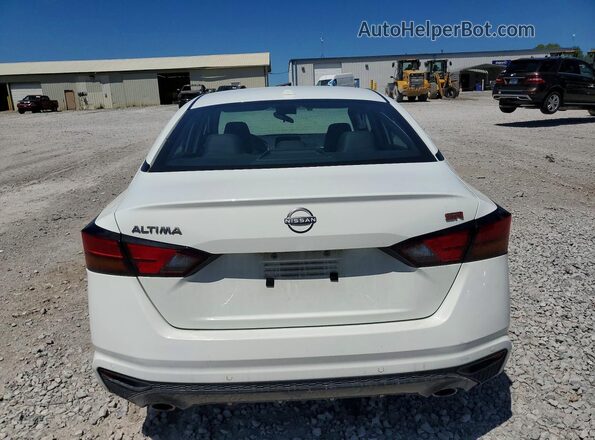 1N4BL4CV1RN381636 2024 NISSAN ALTIMA White Вид ззаду