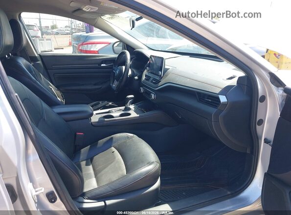 1N4BL4CV2KC171290 2019 NISSAN ALTIMA Серебряный Вид салона спереди
