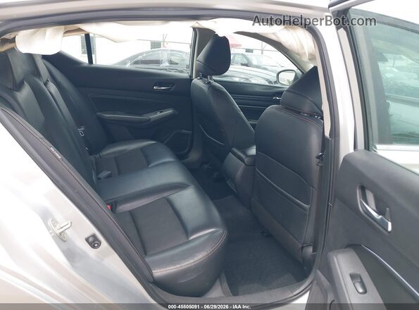 1N4BL4CV2LC242618 2020 NISSAN ALTIMA Silver Widok naklejki z numerem VIN