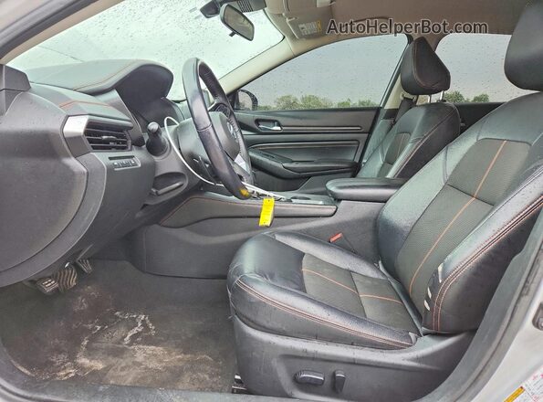 1N4BL4CV3MN310902 2021 NISSAN ALTIMA Серебряный Вид салона спереди