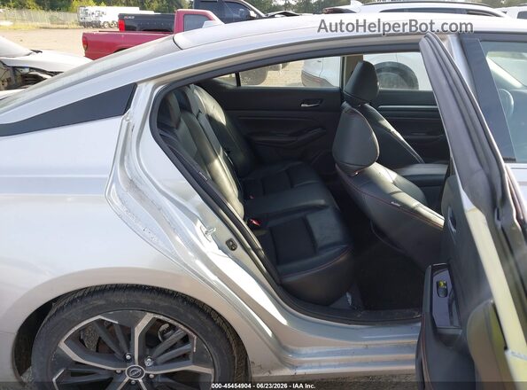 1N4BL4CV3PN381747 2023 NISSAN ALTIMA Silver Widok naklejki z numerem VIN