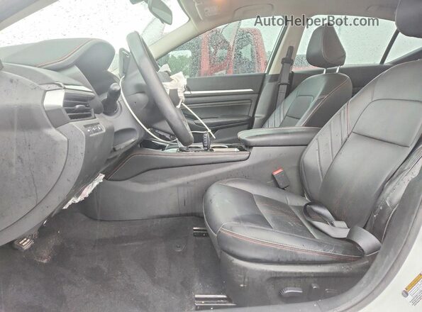 1N4BL4CV3PN405979 2023 NISSAN ALTIMA White Widok wnętrza z przodu