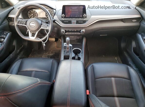 1N4BL4CV3RN355989 2024 NISSAN ALTIMA White Dashboard view