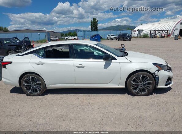 1N4BL4CV3SN362740 2025 NISSAN ALTIMA White Սալոնի հետևի տեսք
