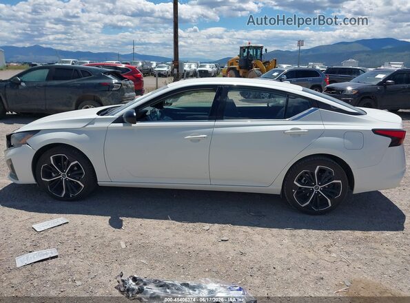 1N4BL4CV3SN362740 2025 NISSAN ALTIMA White Սալոնի 360 աստիճան տեսք