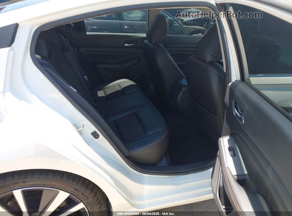 1N4BL4CV4KC211515 2019 NISSAN ALTIMA White VIN კოდის სტიკერის ხედი