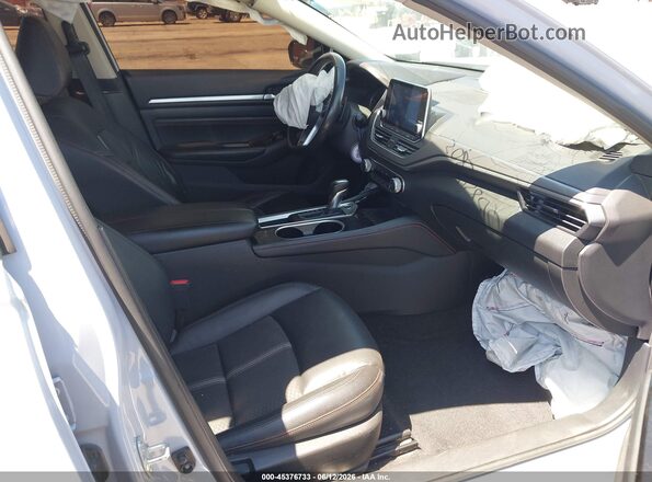1N4BL4CV4PN414268 2023 NISSAN ALTIMA Cream Front interior view