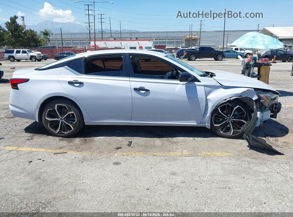 1N4BL4CV4PN414268 2023 NISSAN ALTIMA Cream 360 interior view
