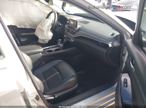 1N4BL4CV4RN370548 2024 NISSAN ALTIMA Silver წინა სალონის ხედი