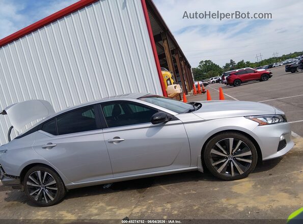 1N4BL4CV5MN397508 2021 NISSAN ALTIMA Silver Widok wnętrza z tyłu