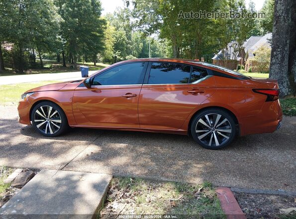 1N4BL4CV5NN421629 2022 NISSAN ALTIMA Orange 360 interior view